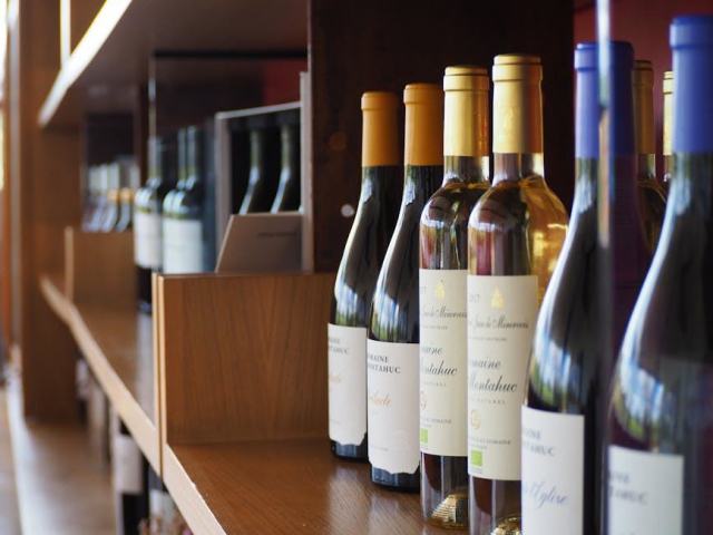 Salon Dive Bouteille 2012 dans les caves du Chateau de Breze Salon Dive Bouteille 2012 dans les caves du Chateau de Breze