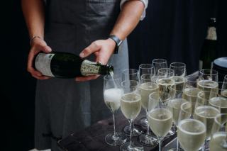 Pourquoi les champagnes chez CAVE SA séduisent les amateurs exigeants ?
